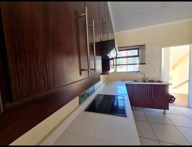 2 BEDROOM TOWNHOUSE FOR SALE IN GREENSTONE HILL